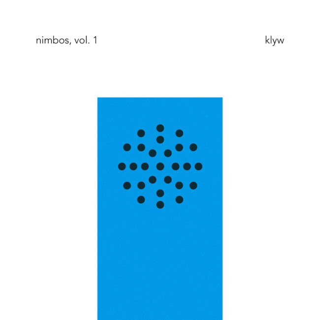 Imagen de portada de Nimbo, Vol. 1 de KLYW mostrando un rectángulo azul centrado alineado al fondo. 27 pequeños círculos negros que forman un gran círculo.